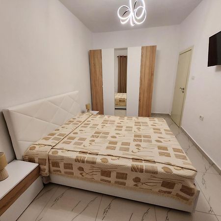 Nevi Apartment Tirana Buitenkant foto