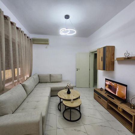 Nevi Apartment Tirana Buitenkant foto
